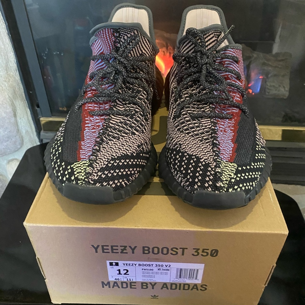 Yeezy Boost 350 V2 Yecheil